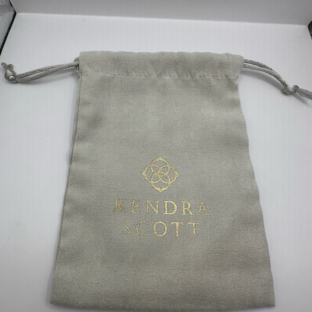 Kendra Scott “Ivy” Vintage Gold Statement Bracelet - Picture 8 of 8